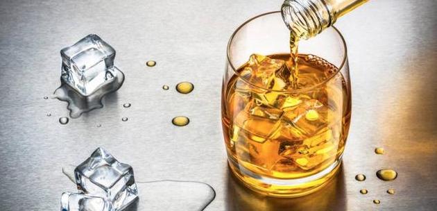 威士忌最经典的喝法(教你几个威士忌最潮最in的喝法)