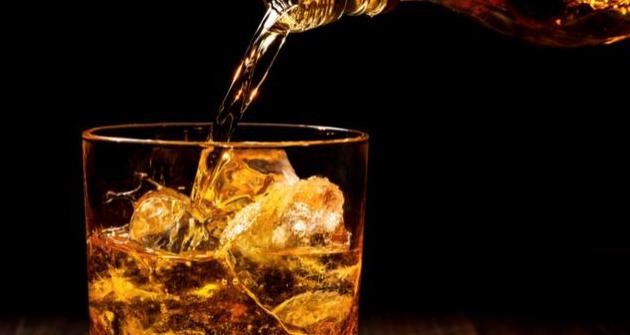威士忌最经典的喝法(教你几个威士忌最潮最in的喝法)